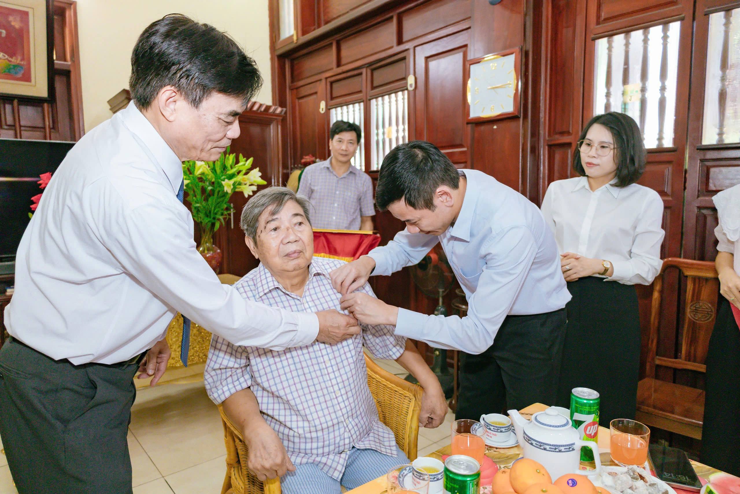 anh tin bai